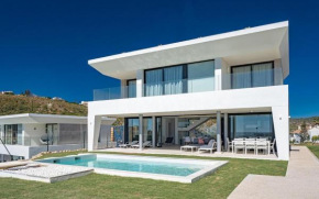 New modern villa with sea views and private pool
